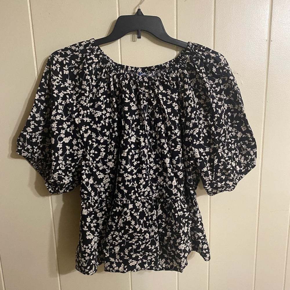 OLD NAVY womens plus size 2X short sleeve scoop neck blouse with opening at back